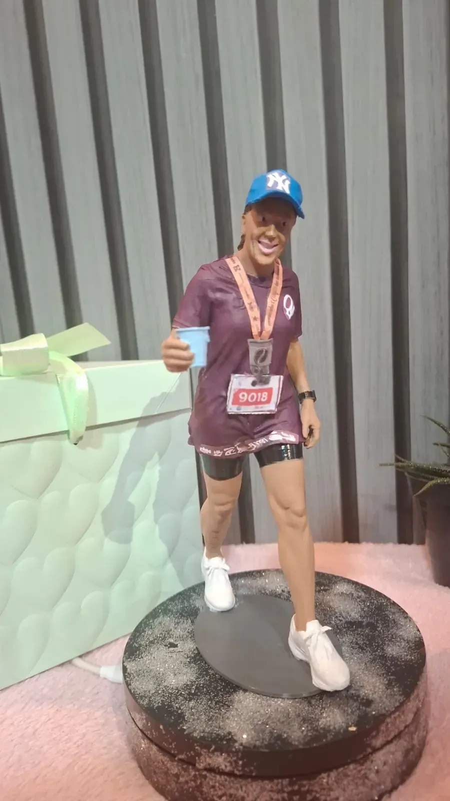 Boneca 3D personalizada de atleta com roupa de corrida